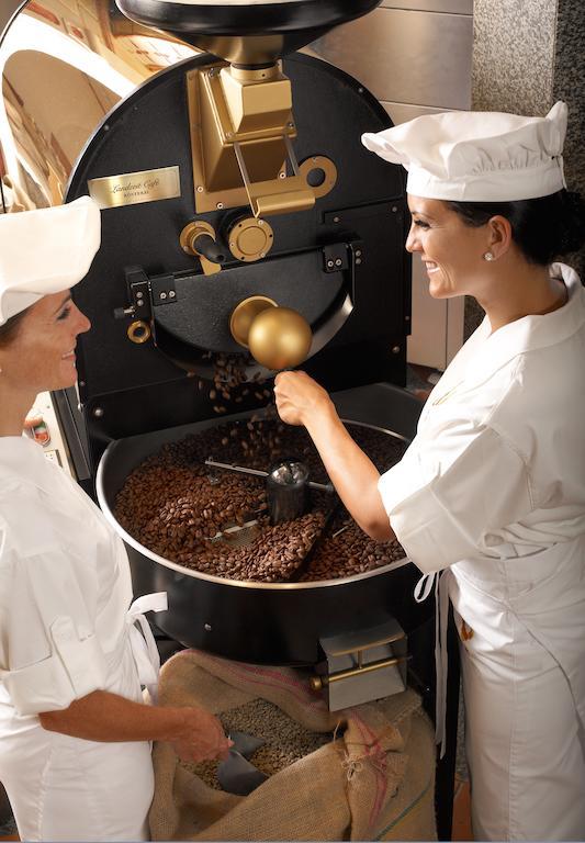 Landzeit Restaurant Voralpenkreuz Hotel Sattledt Ngoại thất bức ảnh