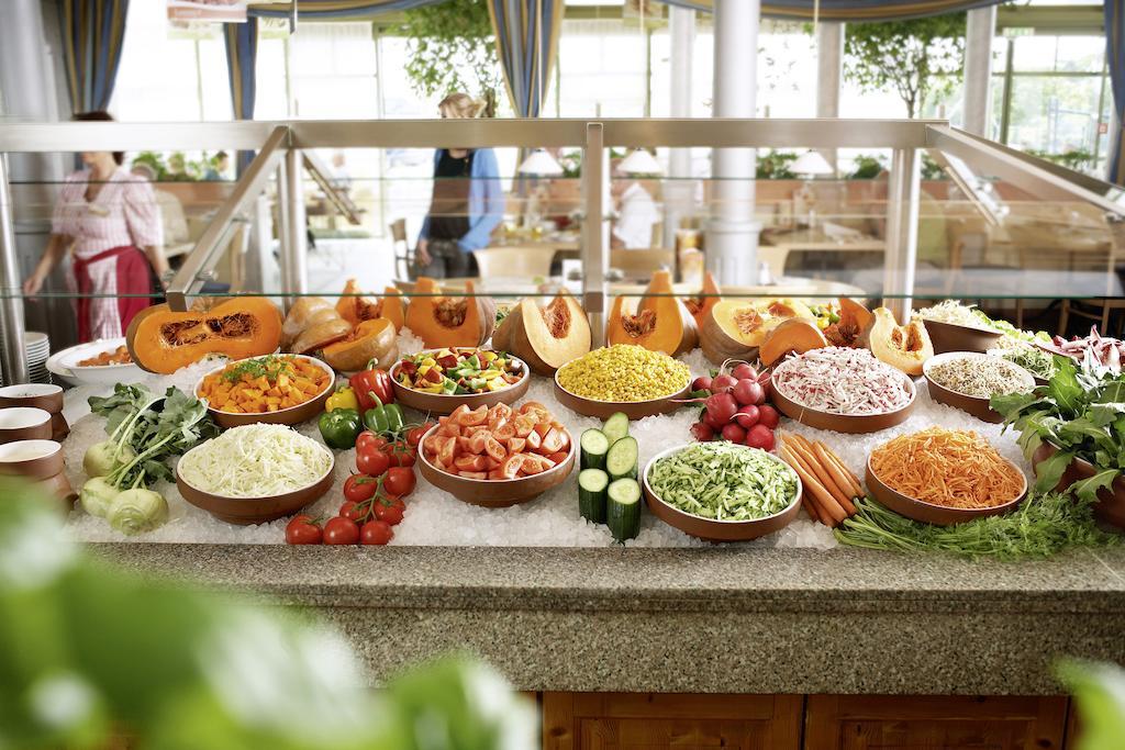 Landzeit Restaurant Voralpenkreuz Hotel Sattledt Ngoại thất bức ảnh