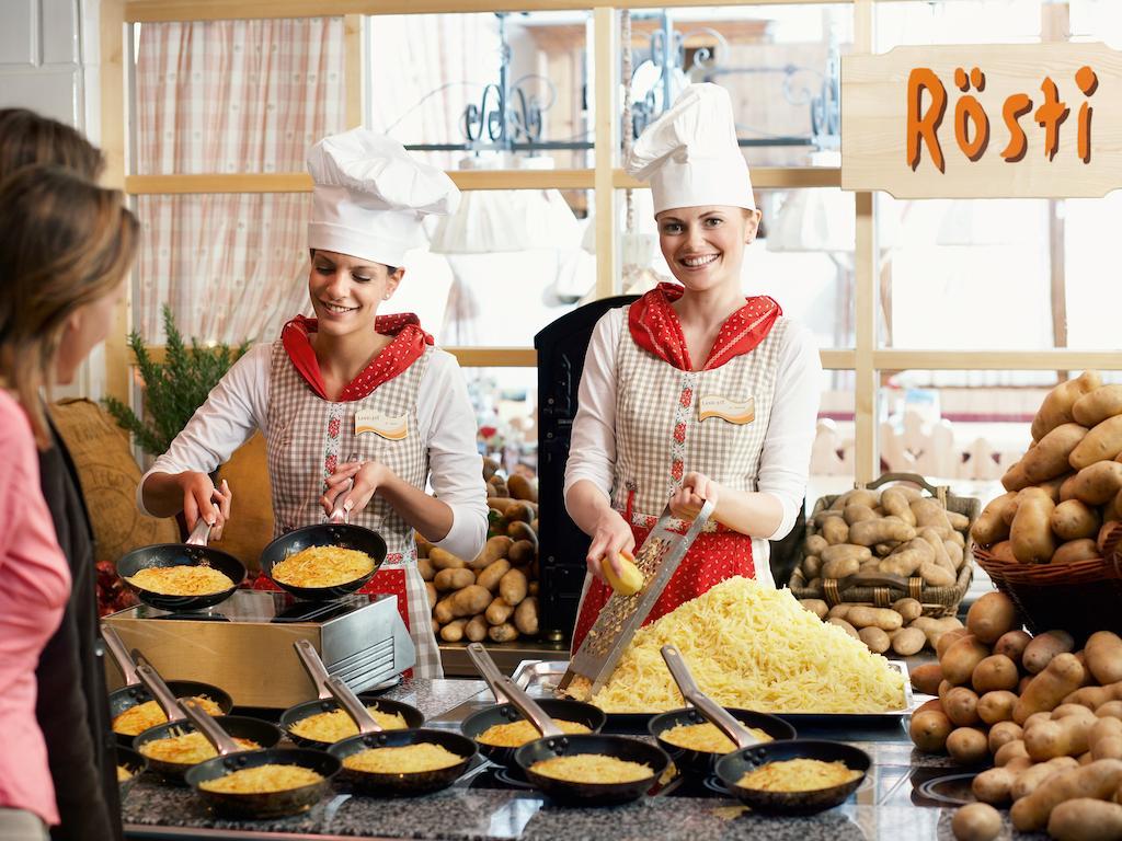 Landzeit Restaurant Voralpenkreuz Hotel Sattledt Ngoại thất bức ảnh